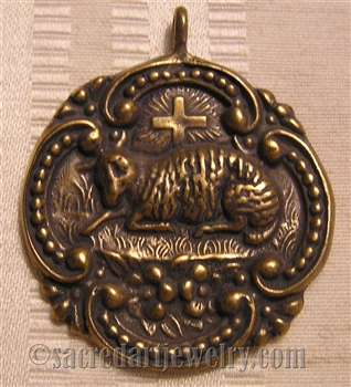 Agnus Dei Medallion 2"