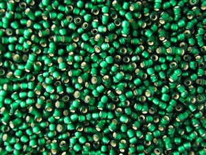 8/0 Toho Japanese Seed Beads - Emerald Green Silver Lined Matte #36F