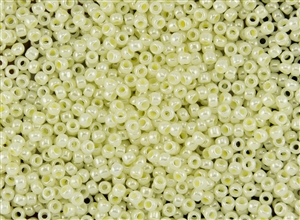 8/0 Toho Japanese Seed Beads - Baby Yellow Ceylon Pearl #142