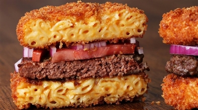 Historic Lynchburg Macaroni and Cheese Bun Burgers