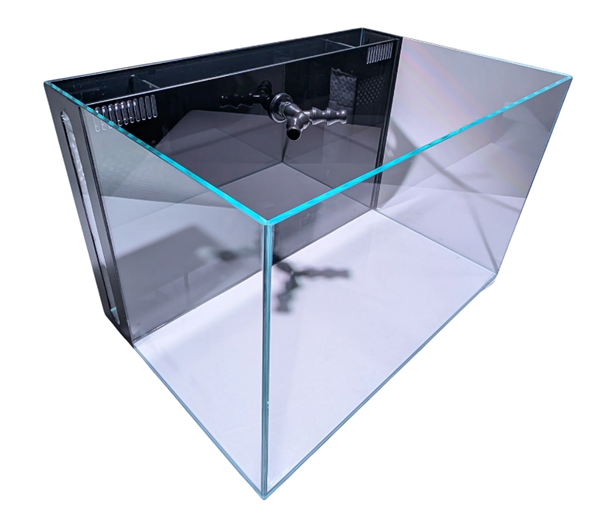 Lifegard Crystal Aquarium - 45 Degree Low Iron Ultra Clear - Back Filter - 23.62"x15.75"x14.96" - 24 Gallons