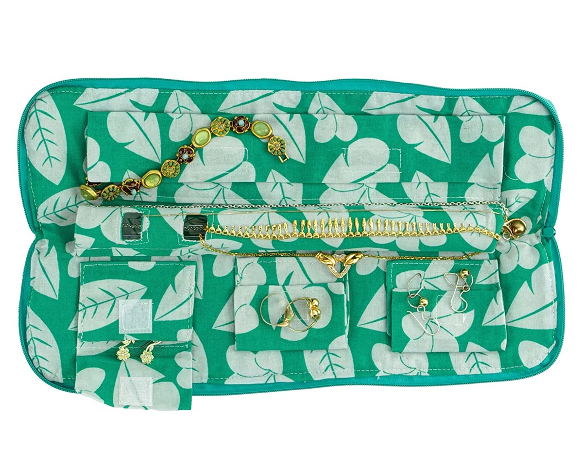 BAGSMART's Travel Jewelry Case on  Keeps Necklaces Tangle