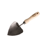 Our dutch potting trowel is ideal for potting and transplanting. The curved blade prevents soil from spilling out. The blade is shorter and wider than a standard trowel for potting work.
