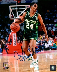 JAY HUMPHRIES SIGNED 8X10 MILW BUCKS PHOTO #2