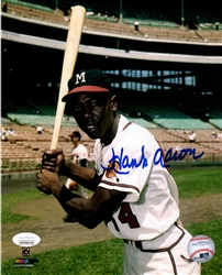 HENRY HANK AARON SIGNED 8X10 MILW. BRAVES PHOTO #18 - JSA