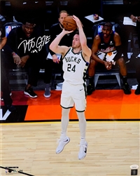 PAT CONNAUGHTON SIGNED 16x20 BUCKS PHOTO #1 - JSA