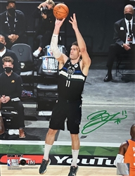 BROOK LOPEZ SIGNED 8X10 BUCKS PHOTO #3