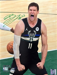 BROOK LOPEZ SIGNED 8X10 BUCKS PHOTO #6