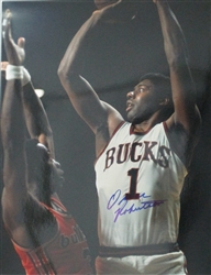 OSCAR ROBERTSON SIGNED 11x14 MILW. BUCKS PHOTO #8