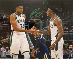 THANASIS ANTETOKOUNMPO SIGNED 8X10 BUCKS PHOTO #7