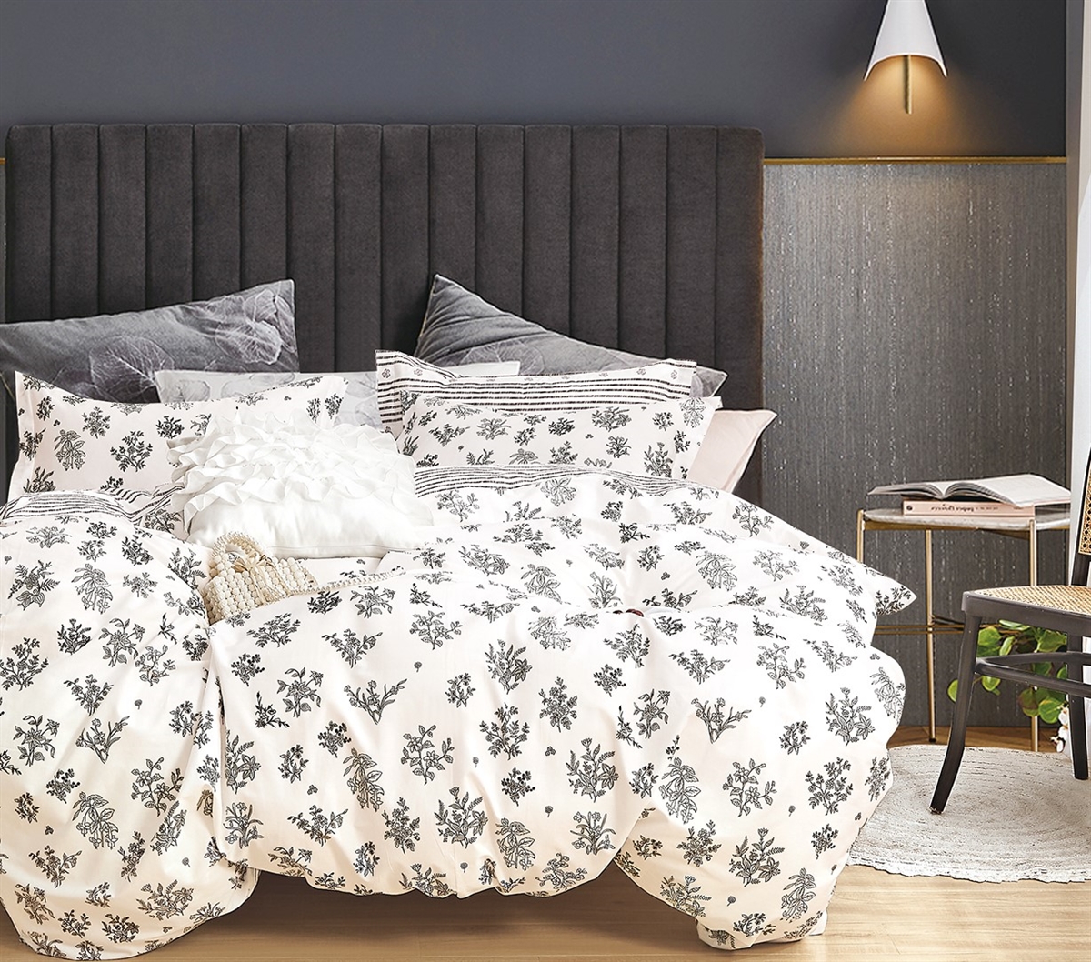 Parsley Black/White Floral 100% Cotton Reversible Comforter Set