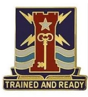 US Army Unit Crest: Special Troops Battalion 4th Brigade - 1st Infantry Division - MOTTO: TRAINED AND READY