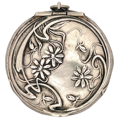 Sterling Antique Art Nouveau Patch Box Beautifully Decorated with Embossed Daisies and Leaves