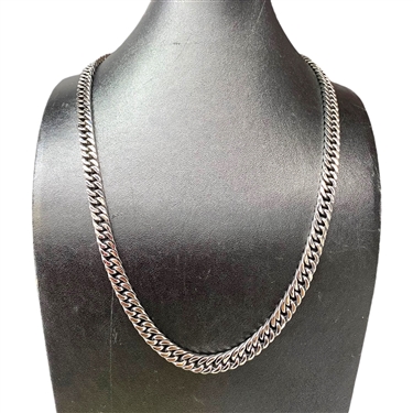 SILVER CHAIN NECKLACE
