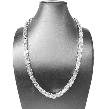 SILVER CHAIN NECKLACE