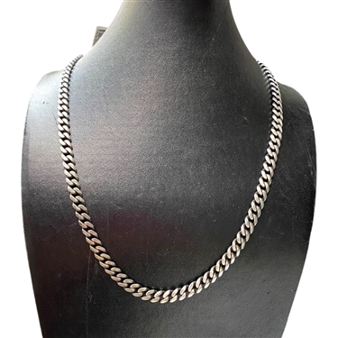 SILVER CHAIN NECKLACE
