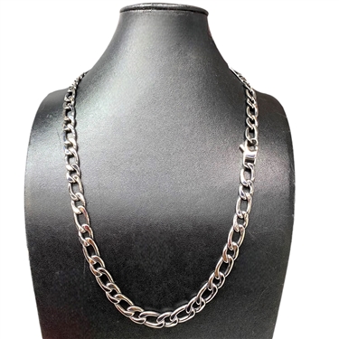 SILVER CHAIN NECKLACE