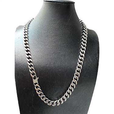 SILVER CHAIN NECKLACE