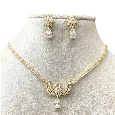 GOLD FLOWER NECKLACE SET