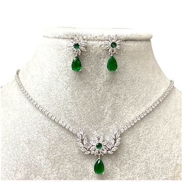 GREEN FLOWER NECKLACE SET