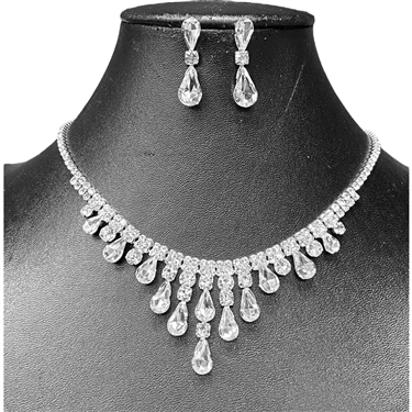 SILVER TEAR DROP NECKLACE SET