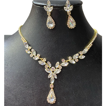 GOLD BUTTERFLY NECKLACE SET