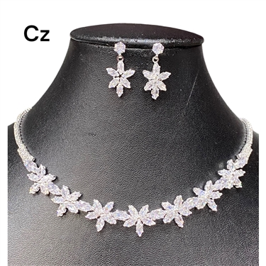 SILVER FLOWER NECKLACE SET