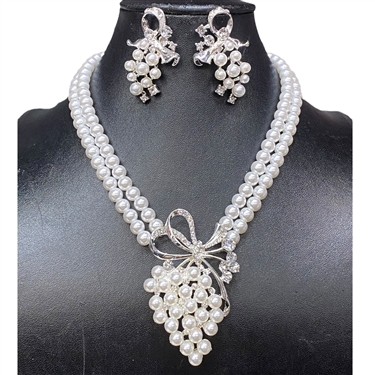 WHITE PEARL NECKLACE SET
