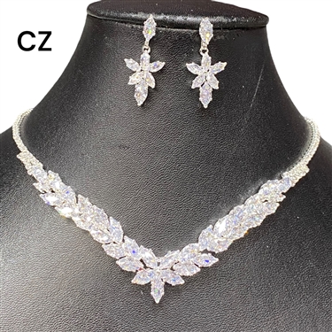 SILVER FLOWER NECKLACE SET