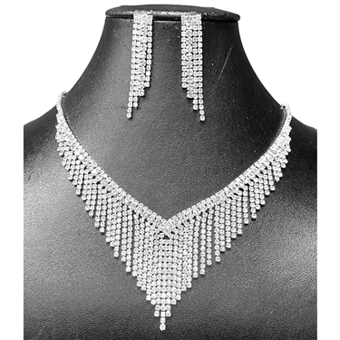SILVER V NECKLACE SET