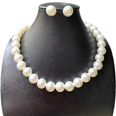 WHITE PEARL NECKLACE SET