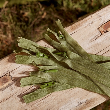 Matcha Leaf, 20 CM Visible Zipper - 7.87" long