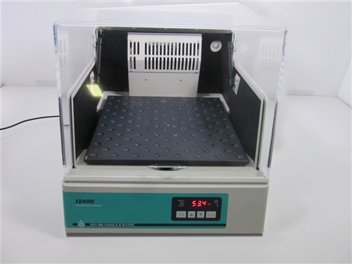 New Brunswick I2400 Incubator Shaker