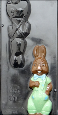 B-9008 BUNNY IN JEANS MOLD 9 1/2"