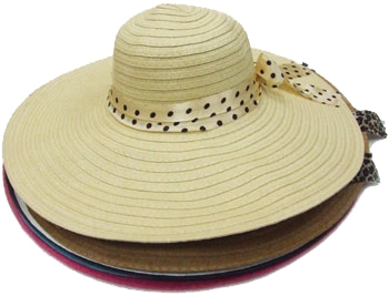 wide brim hat