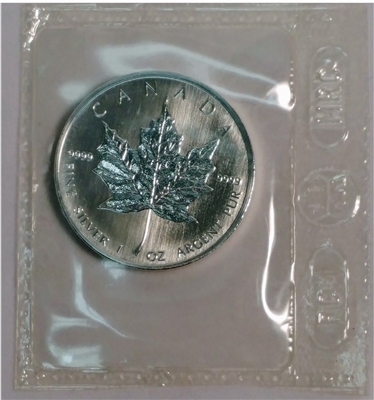 2004 Canada $5 1oz .9999 Silver Maple Leaf SEALED (No Tax) May be lightly toned