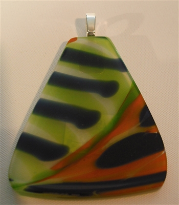 Kim Lotton Art Glass Pendant
Glass was hand blown by David Lotton
Pendant cut and polished with silver catch added by
Kim Lotton.
Each Pendant is One of a Kind.
Each is shipped with a leather neck band.
Size of glass 2 by 1.5