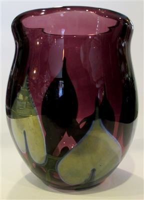 Robert Lagestee Small Vase
Beautiful Purple with Cobalt Leaves
Vines in adventurine

Size 4.5  by 4
Signed Robert Lagestee 2017 Lotton

Perfect for the New or Young Collector
Great Cabinet Piece
Gift Giving Price Range.