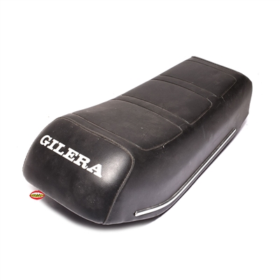 universal gilera wideboi single seat - black and silver trim