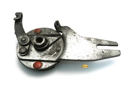 USED puch rear 11mm brake plate with pads
