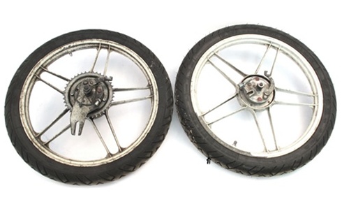 USED puch 5 star mag wheels