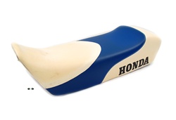 white n blue honda MB5 seat