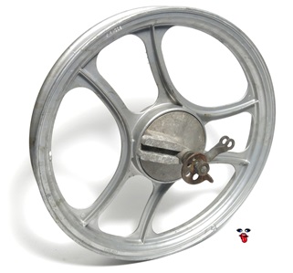 NOS grimeca 16" 3 star mag wheel - SILVER - FRONT