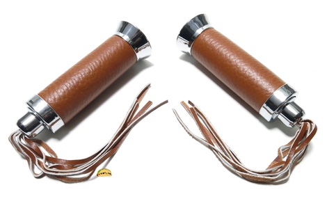 the whip TASSEL grips in burnt sienna