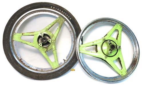 mb5 18" green three star wheel set
