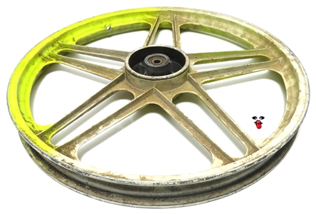 USED 17" grimeca front 5 star hobbit mag wheel - WHITE / NEON