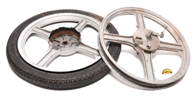 USED vespa 16" mag wheel set - 4 star grey for you