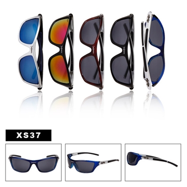 Look at theses sporty style sunglasses.