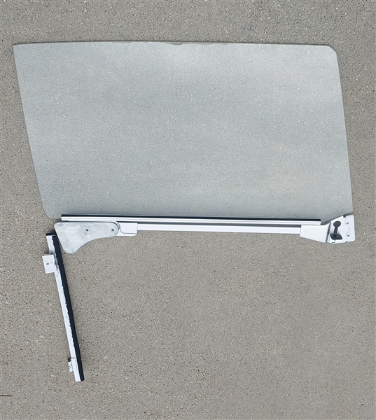 1966 - 1967 Chevelle Door Window Glass with Lower Channels, CLEAR, Right Hand