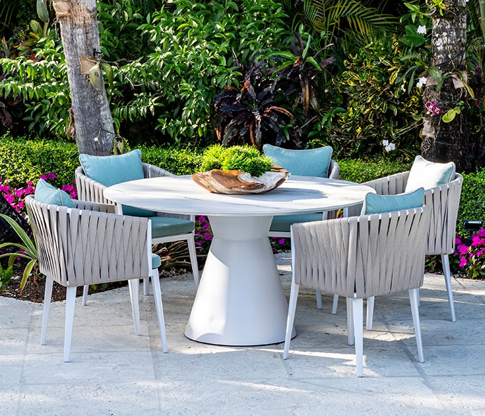 Carsoli Modern Outdoor Dining